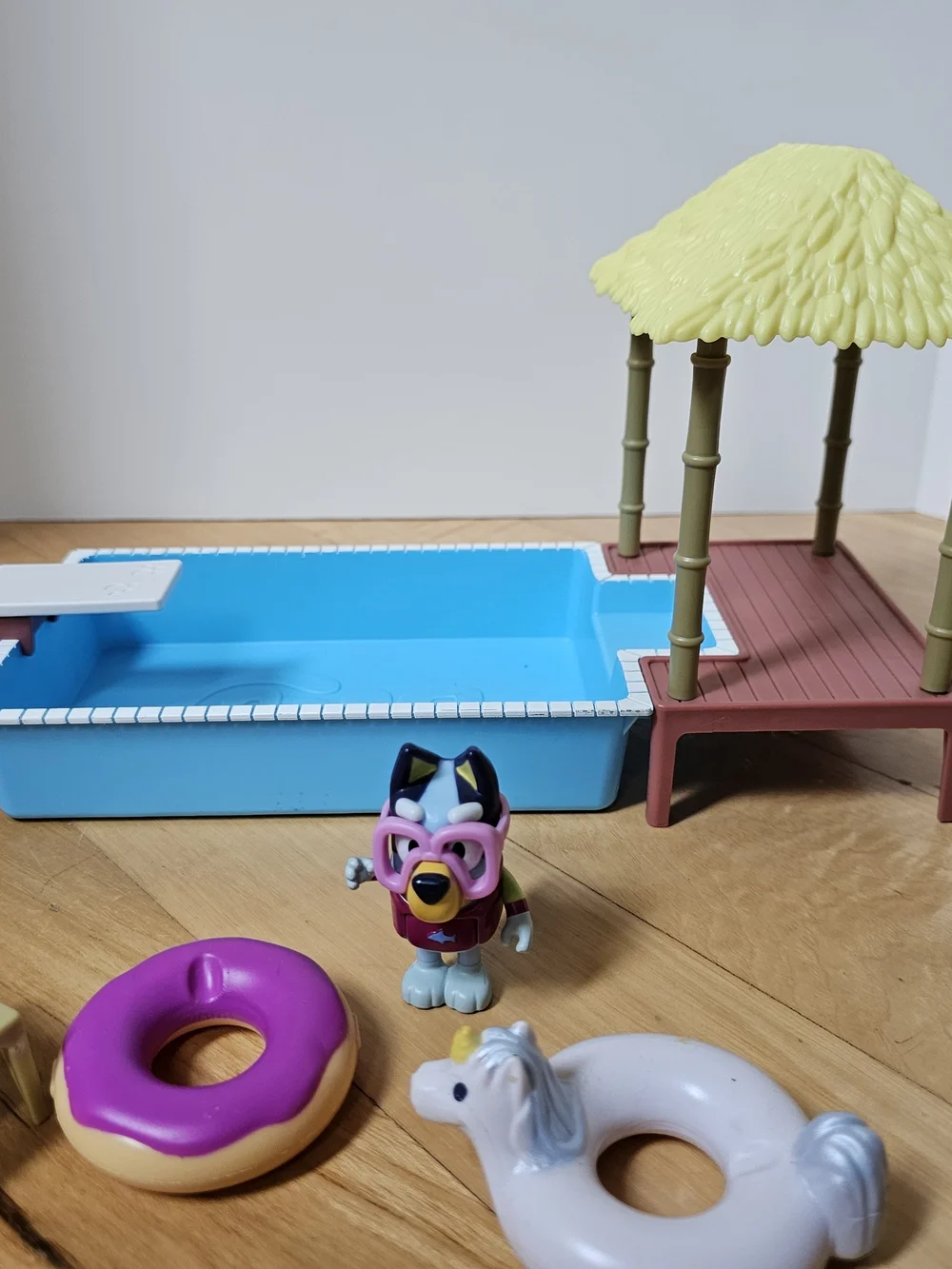 Small Pets Pool Playset Accessory - Blue and Pink